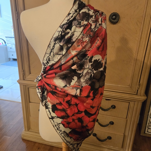 Carolina Herrera Red and Black Floral Wrap - Picture 3 of 4